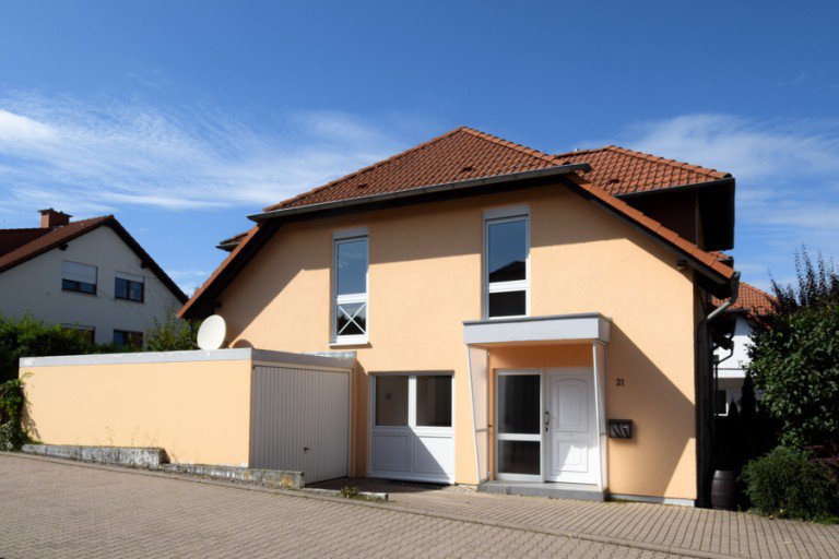Doppelhaush�lfte zum Verkauf in Salomonsborn Erfurt/ Salomonsborn Doppelhaush�lfte Gem�tliche Doppelhaush�lfte mit Garten und Garage in Erfurt Salomonsborn