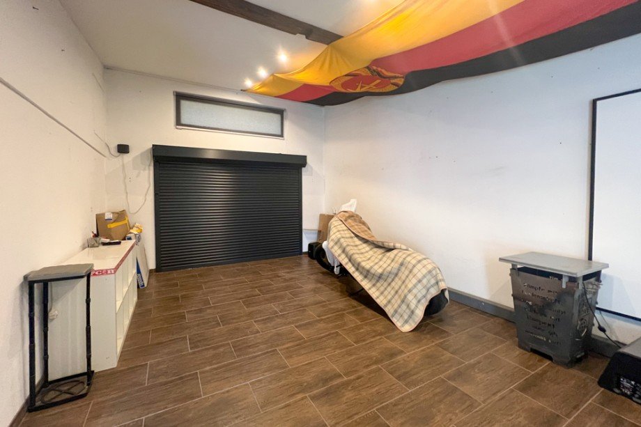 Gro�e Garage im Hinterhaus Einfamilienhaus Erfurt / Bindersleben
