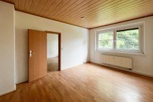 Blick ins Wohnzimmer Zweiraumwohnung mit Balkon im 1.OG im beliebten Erfurt M�bisburg