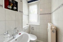 Badezimmerfenster Zweiraumwohnung mit Balkon im 1.OG im beliebten Erfurt M�bisburg