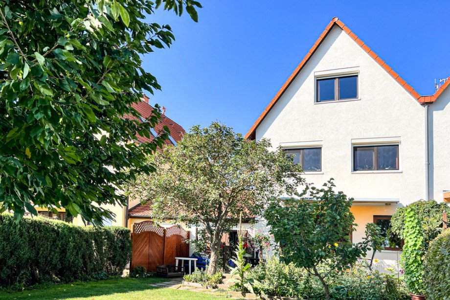 Haus mit kleinem Gartentraum Reihenendhaus Erfurt / Gottstedt
