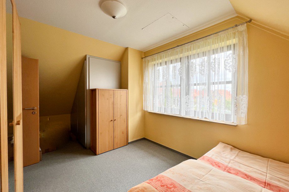 Helles Schlafzimmer mit viel Platz Einfamilienhaus Arnstadt