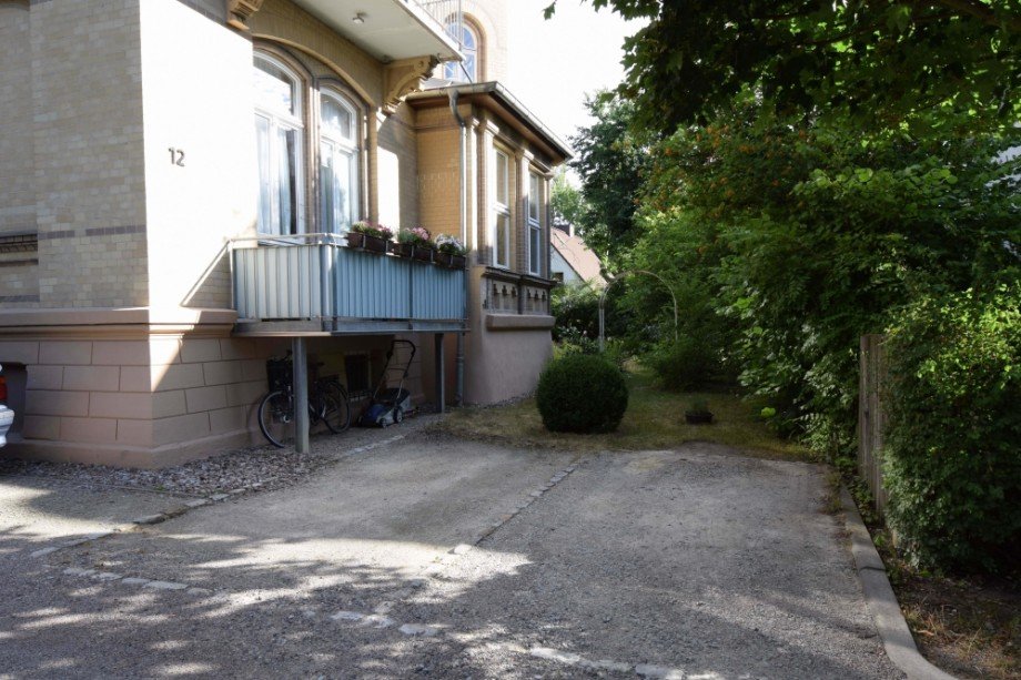 PKW-Stellpl�tze am Haus Erdgeschosswohnung Erfurt