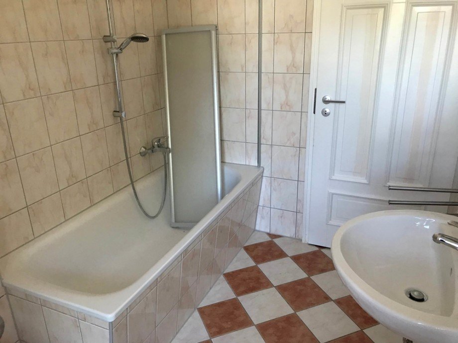 Badezimmer mit Wanne Etagenwohnung Erfurt