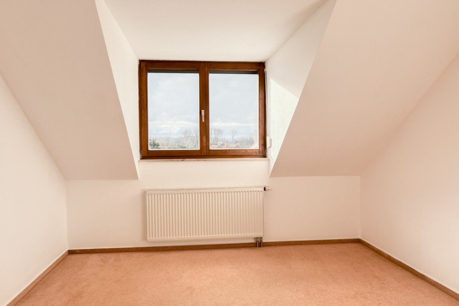 Schlafzimmerfenster 2.Schlafzimmer Dachgeschosswohnung Erfurt/ Gottstedt