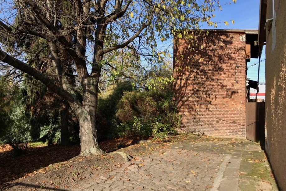 Einfahrt und PKW-Stellfl�che Einfamilienhaus Erfurt