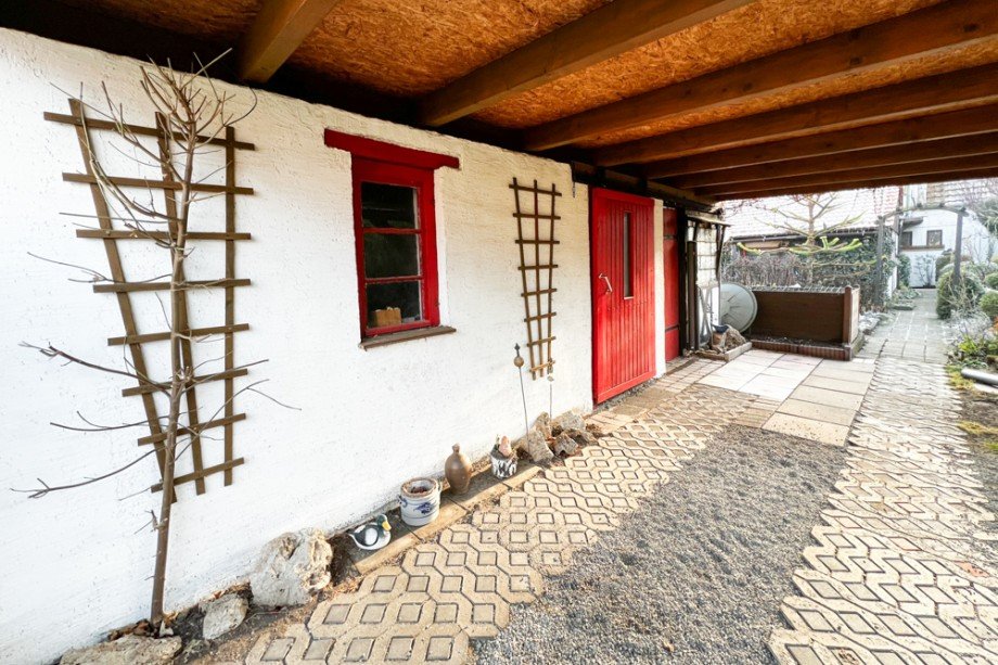 Blick vom Carport zur Garage Doppelhaush�lfte Unstrut- Hainich /Gro�engottern