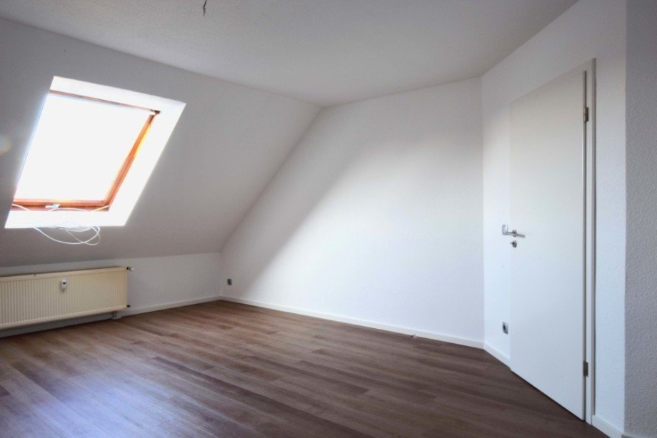 Gro�es Wohnzimmer hofseitig Dachgeschosswohnung Erfurt