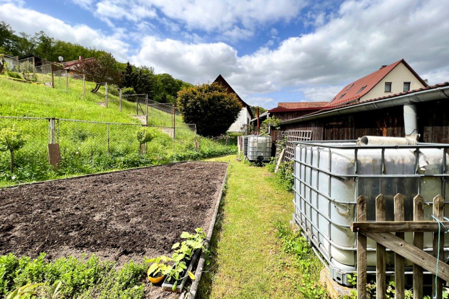 Gem�segarten hinter dem Carport Einfamilienhaus Arnstadt