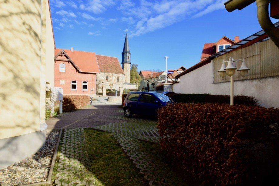 Blick zur Kirche Erdgeschosswohnung Erfurt