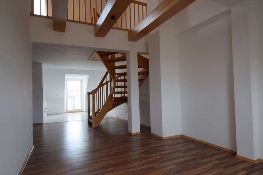 Treppe Blick in die K�che Dachgeschosswohnung Erfurt