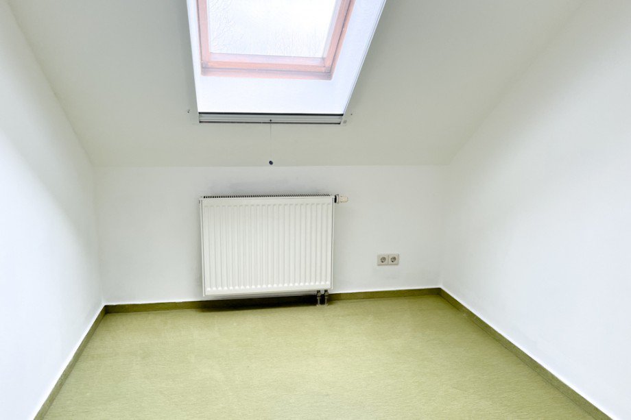 Kleines Zimmer Dachgeschosswohnung Erfurt/ Gottstedt