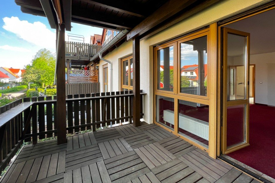Balkon am Wohnzimmer Etagenwohnung Erfurt/ Niedernissa