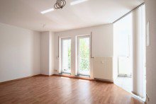 Wohnzimmer mit Loggia Moderne 1Raumwohnung mit Loggia, Pantryk�che & Stellplatz