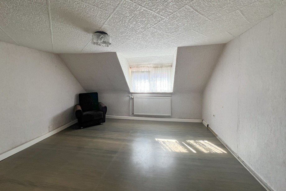 Schlafzimmer mit tarditionell niedriger Decke Einfamilienhaus Am Ettersberg / Berlstedt