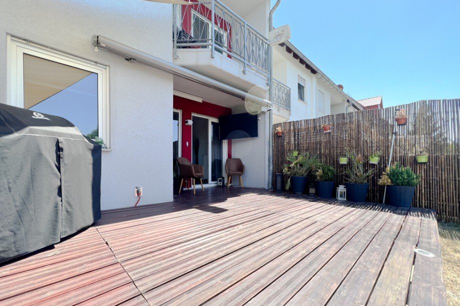 Gro�e Terrasse im Garten Reihenmittelhaus Erfurt/ Frienstedt