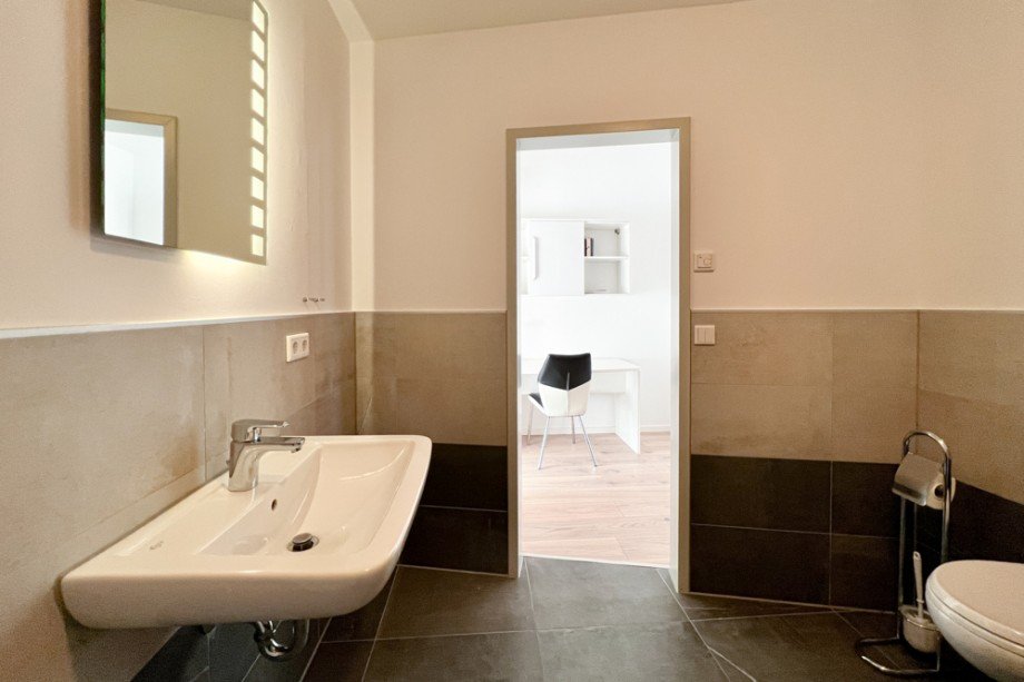 Blick vom Badezimmer in den Flur Erdgeschosswohnung Erfurt