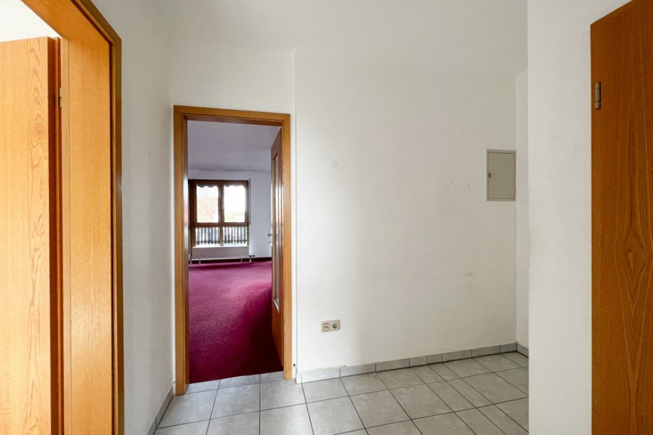 Blick vom Flur ins Wohnzimmer Etagenwohnung Erfurt/ Niedernissa