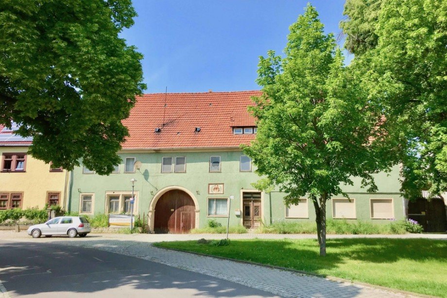 Vierseitenhof wartet auf Verschong Mehrfamilienhaus Tonna / Gr�fentonna