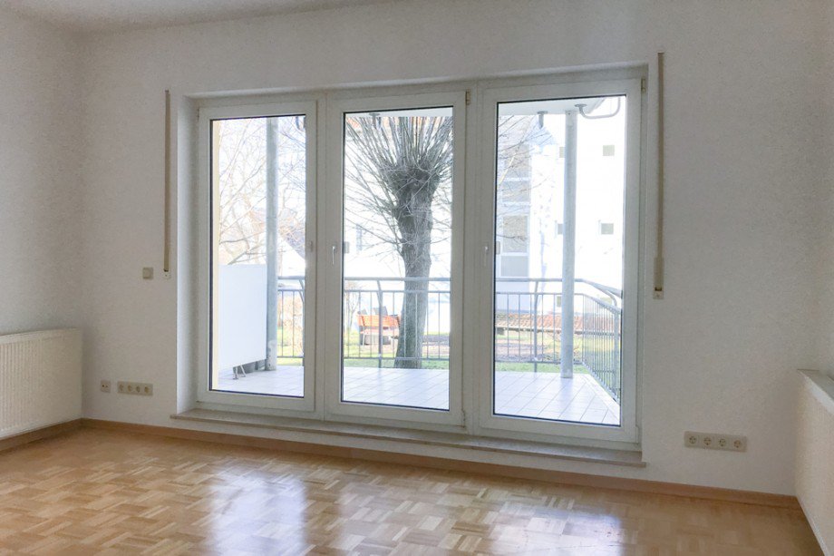 Wohnzimmer mit Parkett Erdgeschosswohnung Erfurt / Dittelstedt