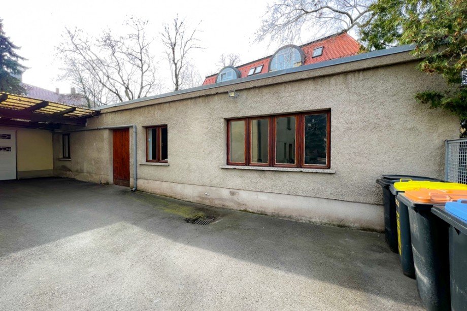 Halle hinter dem Haus Werkstatt Erfurt