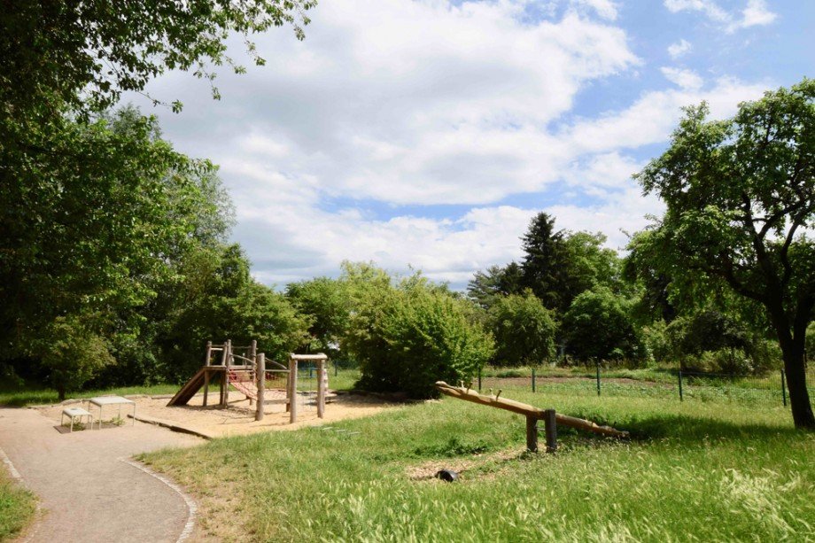 Erfurt-Marbach Spielplatz Doppelhaush�lfte Erfurt