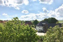 Blick aus dem Dachfenster Entz�ckende Maisonettewohnung mit Balkon und TG- Stellplatz
