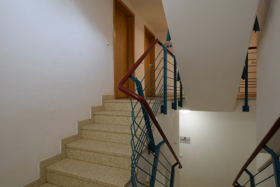 Treppenhaus Wohnungseingang Etagenwohnung Bad Langensalza