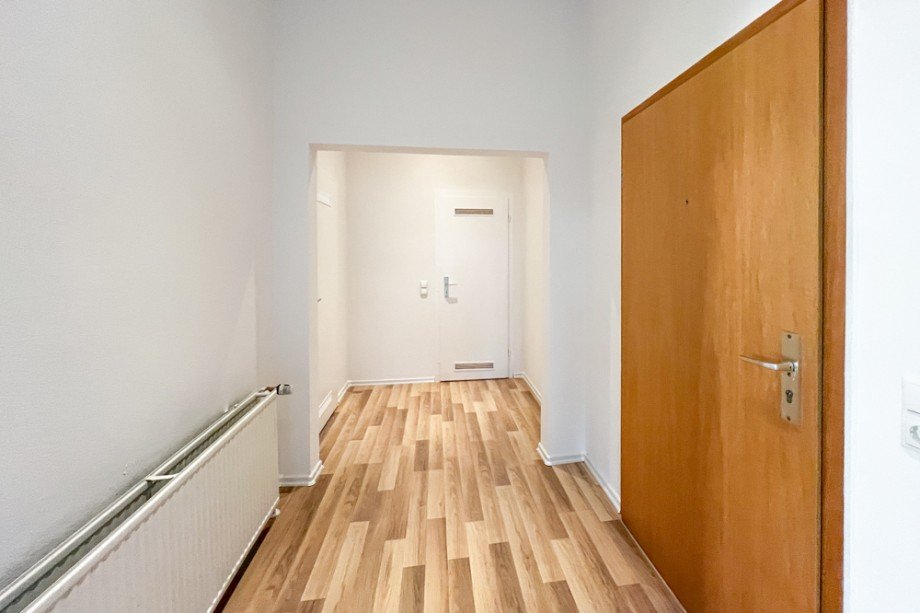 Wohnungsflur mit Blick zum Bad Etagenwohnung Erfurt / L�bervorstadt
