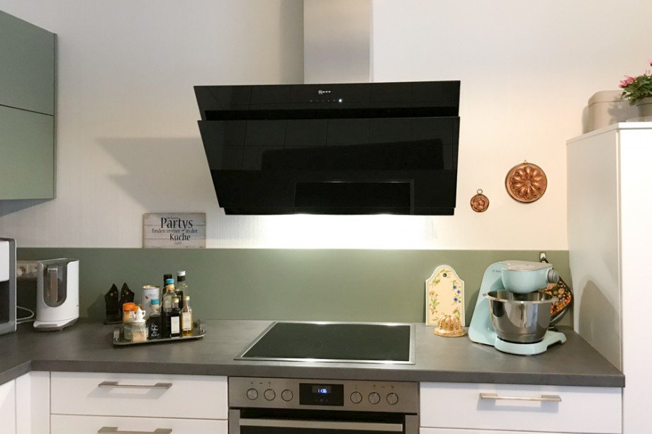 Stilvolle K�che mit hochwertigen Neff Einbauger�ten Erdgeschosswohnung Herbsleben