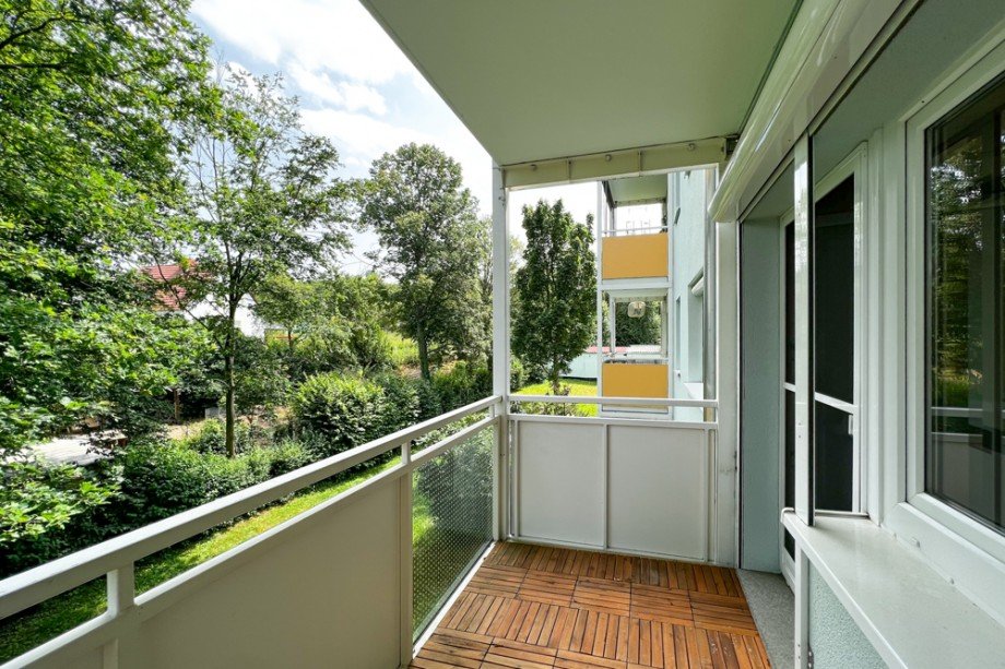 Balkon mit Blick ins Gr�ne Etagenwohnung Erfurt / M�bisburg-Rhoda