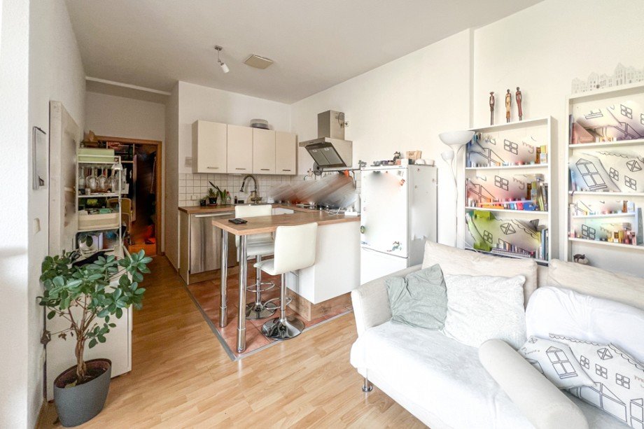 Wohnzimmer mit offener K�che Etagenwohnung Erfurt / Altstadt