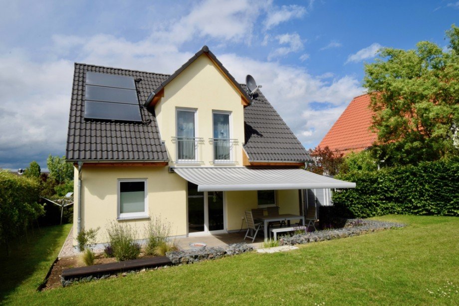 Elektrische Markise f�r zu sonnige Tage Einfamilienhaus Arnstadt / Marlishausen