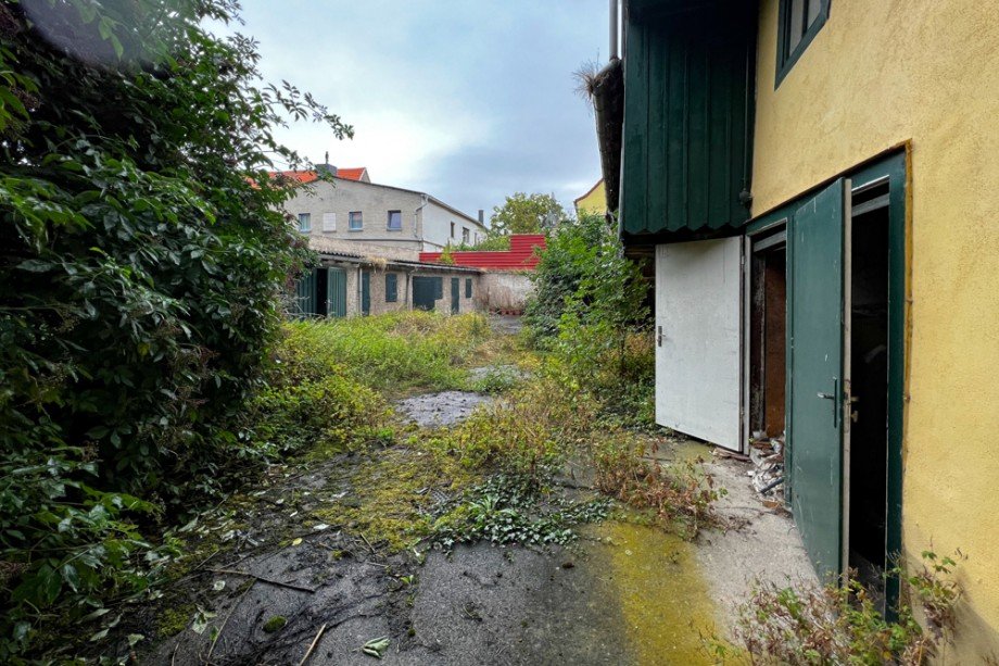 Garagen und Hinterhaus_ Haus Buttst�dt