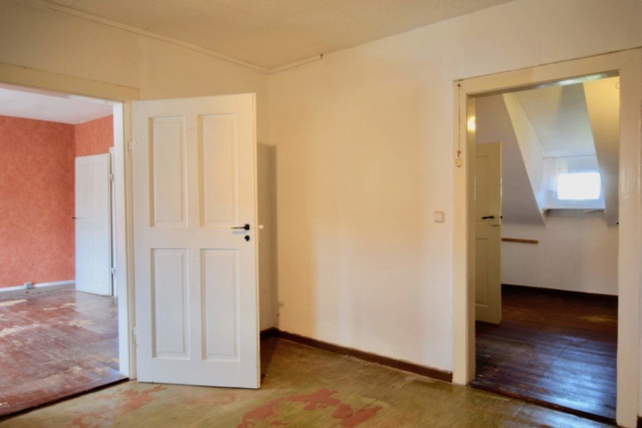 Blick ins hintere kleine Schlafzimmer Doppelhaush�lfte Gr�fenhain/ Ohrdruf