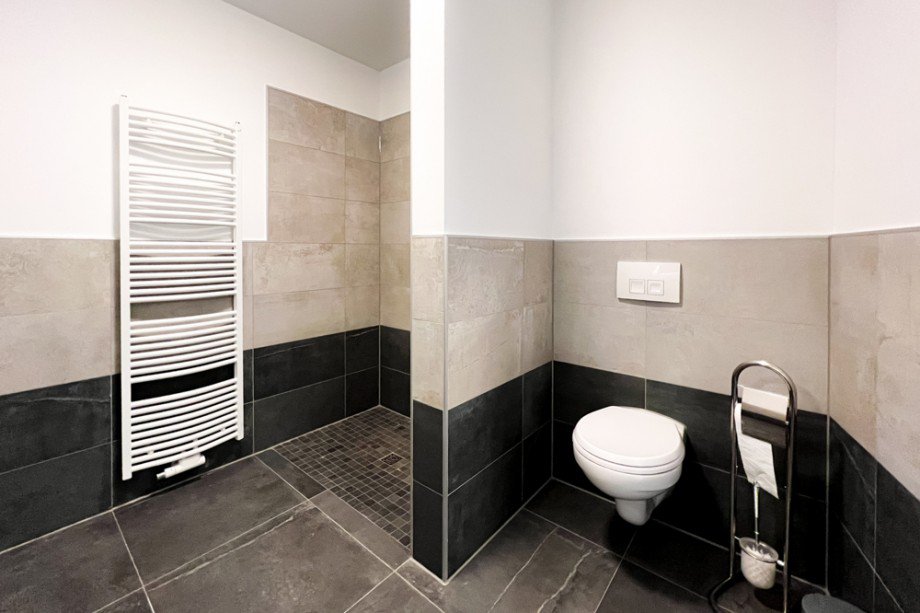 Badezimmer mit ebenerdiger Dusche Erdgeschosswohnung Erfurt