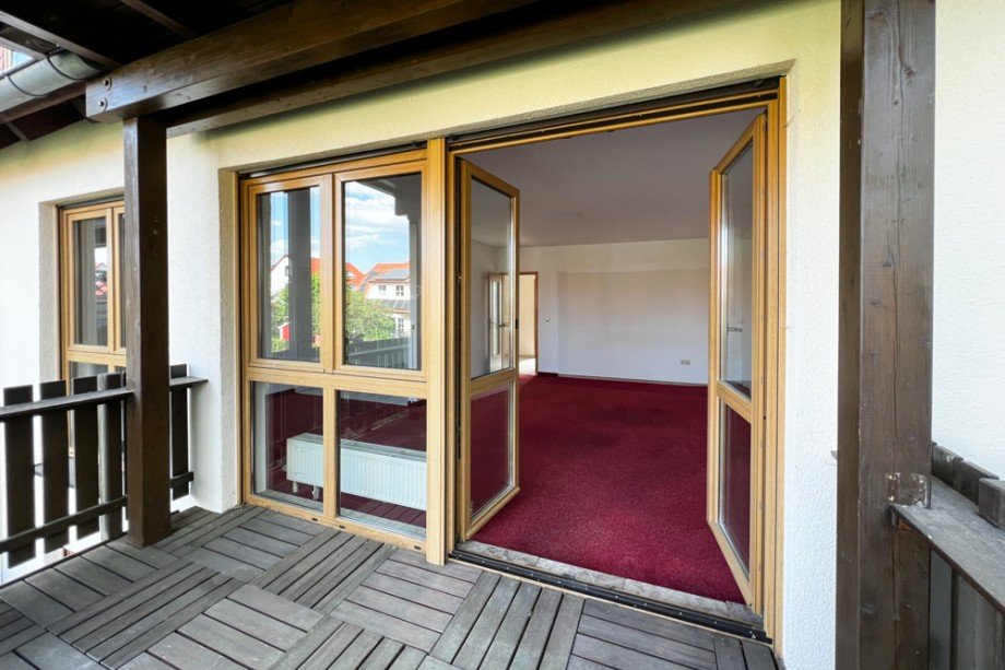 Blick ins Wohnzimmer Etagenwohnung Erfurt/ Niedernissa
