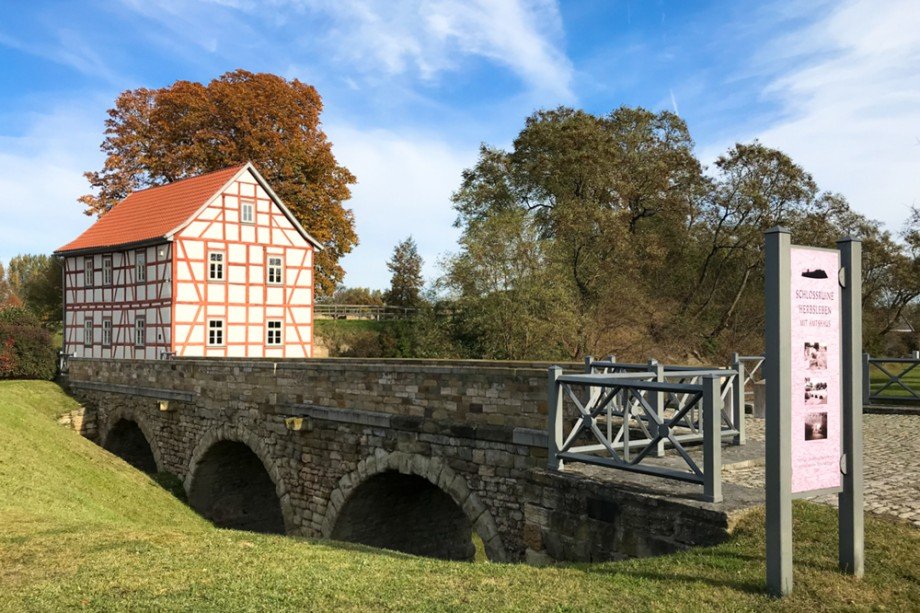 Eingang Schlossruine Herbsleben+ Amtshaus Etagenwohnung Herbsleben