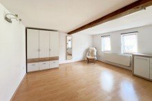 Gro�es Schlafzimmer zur Stra�e Liebevoll modernisiertes Bauernhaus mit separatem Garten