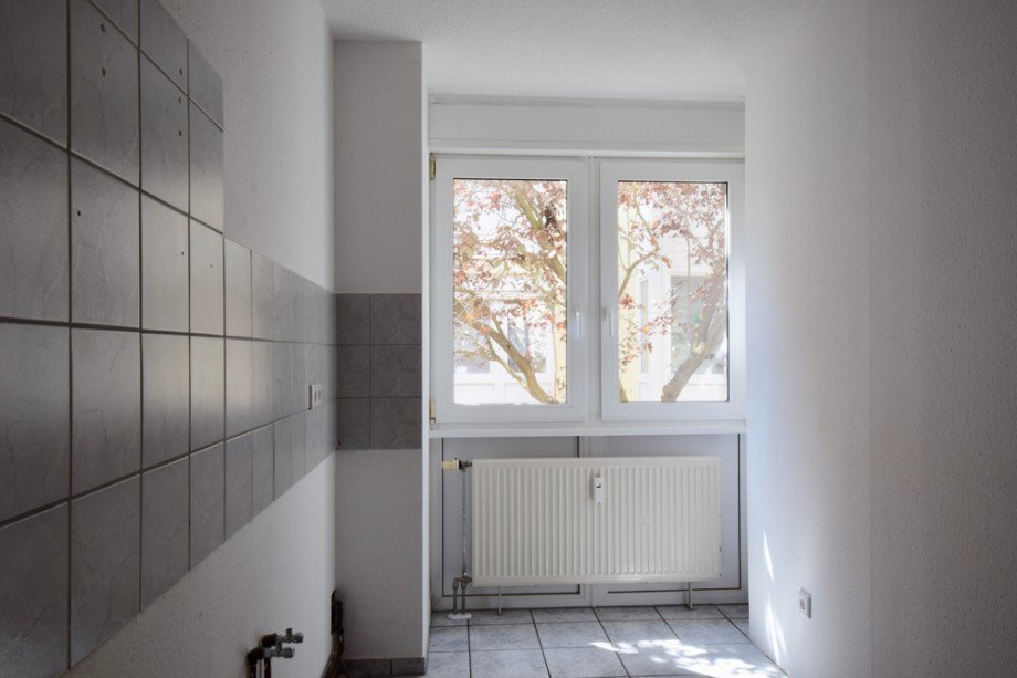 K�che Blick zum Fenster Erdgeschosswohnung Erfurt
