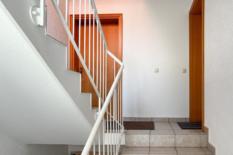 Treppenhaus Erdgeschosswohnung Nesse- Apfelst�dt / Kornhochheim