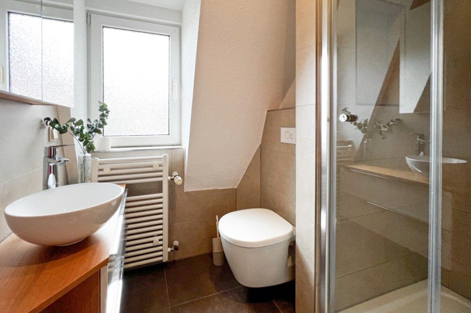 Tageslichtbad mit Dusche Dachgeschosswohnung Erfurt / Altstadt