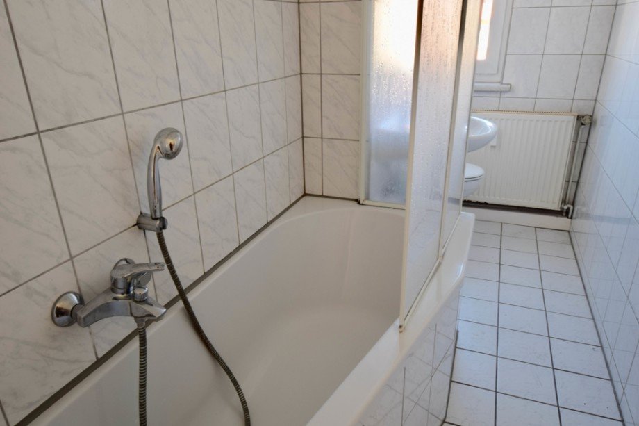 Tageslichtbad mit Badewanne Etagenwohnung Bad Berka