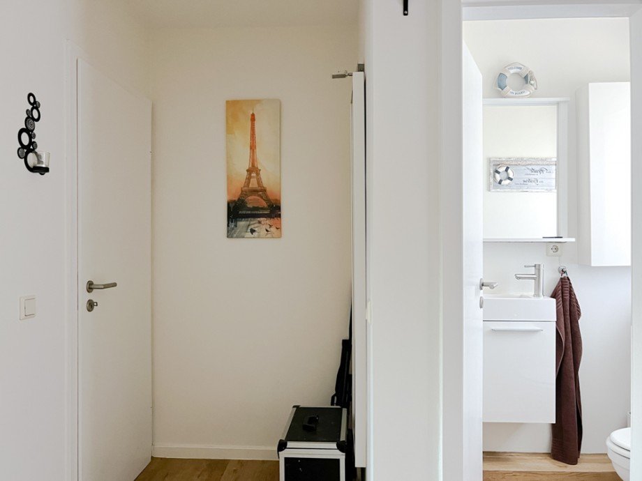 Flur im EG mit Blick ins G�ste-WC Reihenmittelhaus Erfurt/ Frienstedt