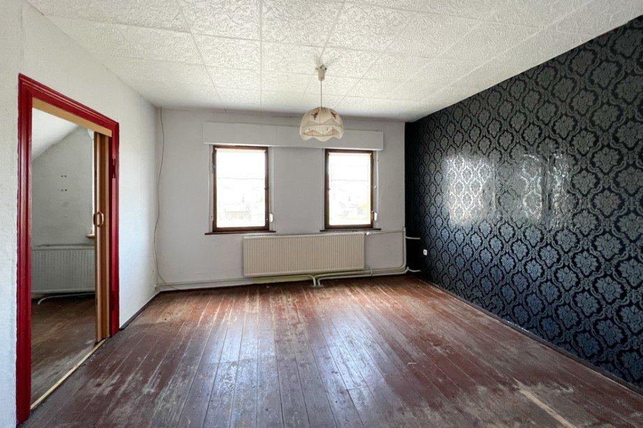 Gro�es Schlafzimmer im OG Mehrfamilienhaus Bretleben