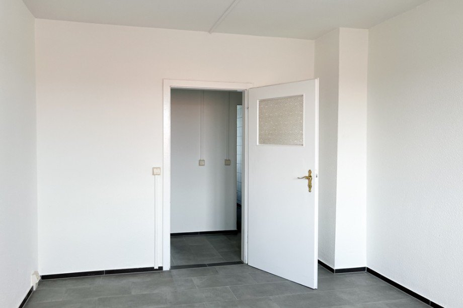 Blick vom Wohnzimmer in den Flur Etagenwohnung Buttst�dt