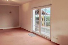Wohnzimmer mit Terrassent�ren Freistehendes EFH mit doppeltem Burgenblick in M�hlberg