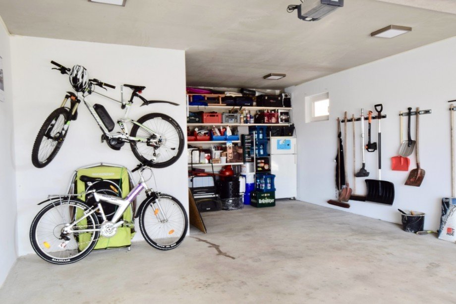 R�ckwertige Garage Einfamilienhaus Steinbach-Hallenberg/ Viernau