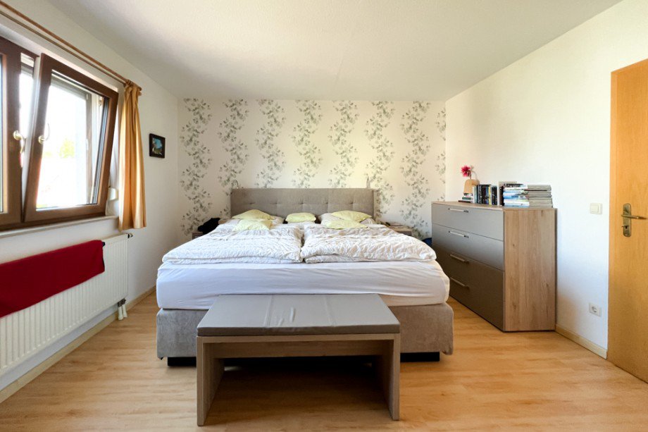Gro�es Schlafzimmer Reihenendhaus Erfurt / Gottstedt