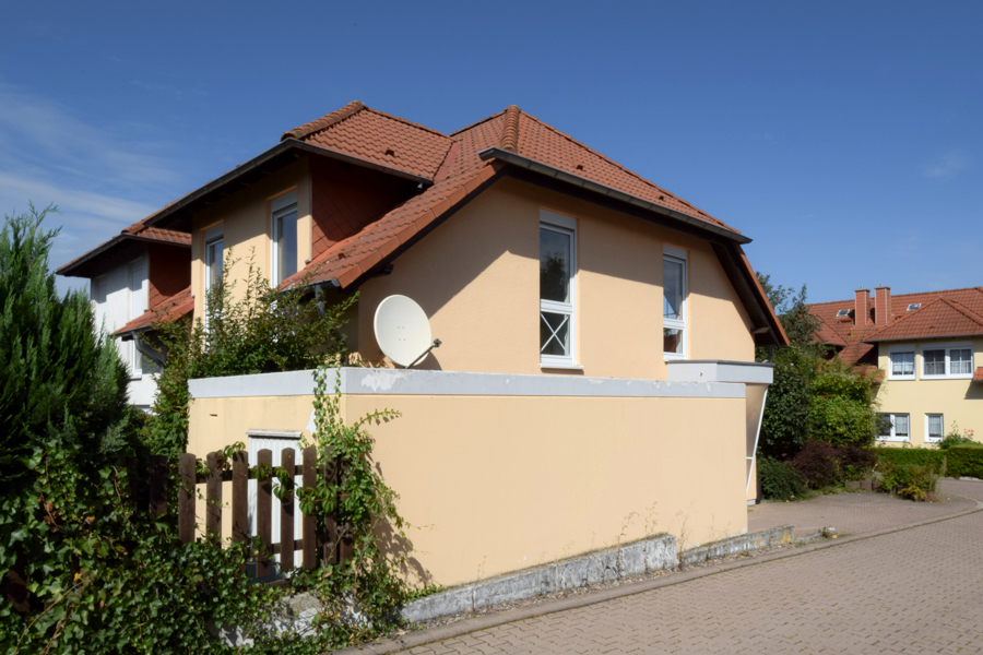 Haus mit Garage und Stellplatz Doppelhaush�lfte Erfurt/ Salomonsborn